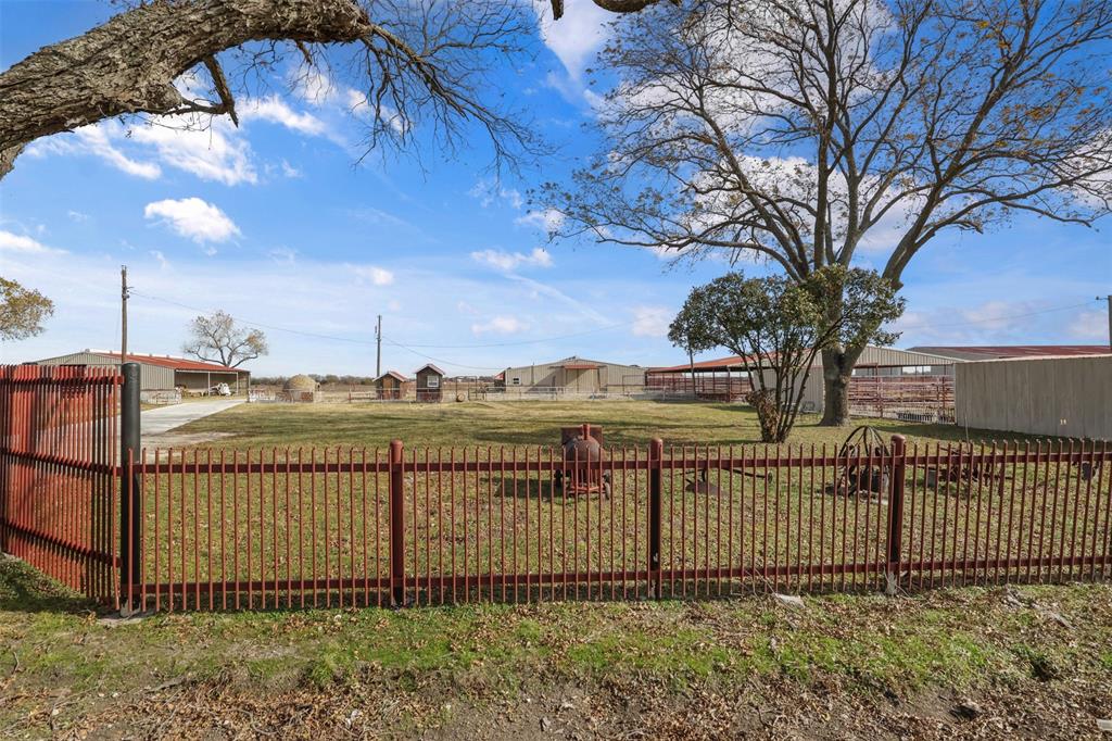 G M Mc Kinstry - Land