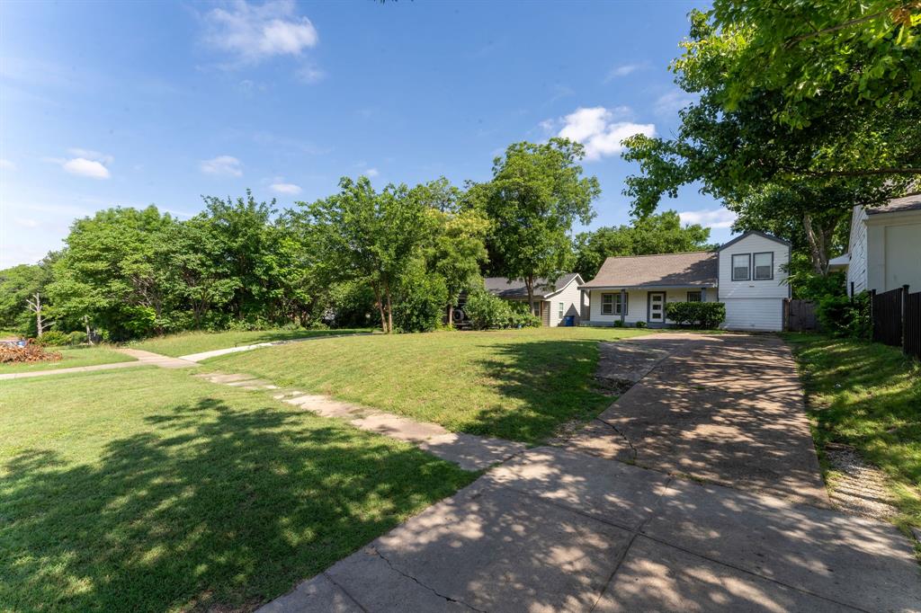 2835 Gladstone Drive