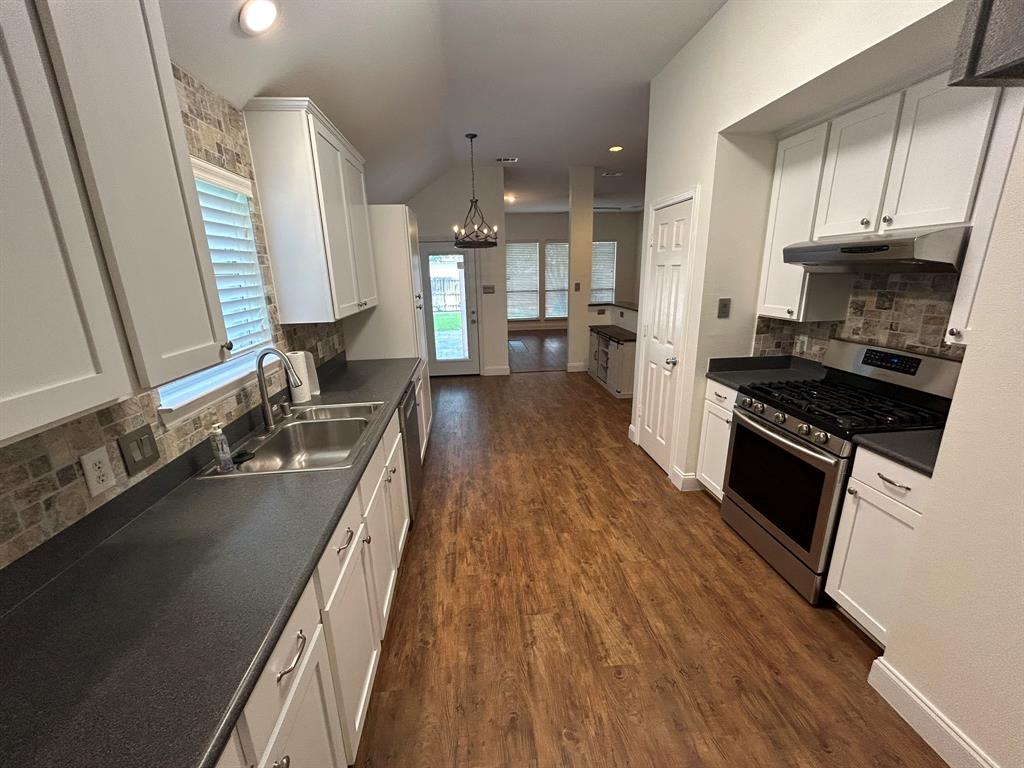 Dallas, Texas 75252, United States, 3 Bedrooms Bedrooms, ,2 BathroomsBathrooms,Residential,Active,193248