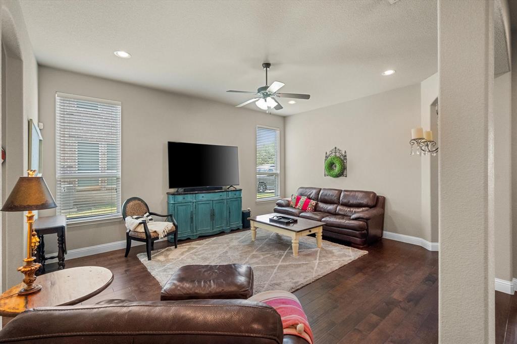 4512 Sunflower Drive