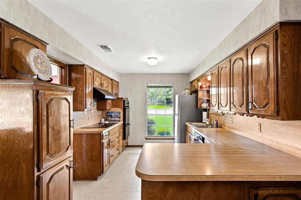 3301 Canterbury Drive