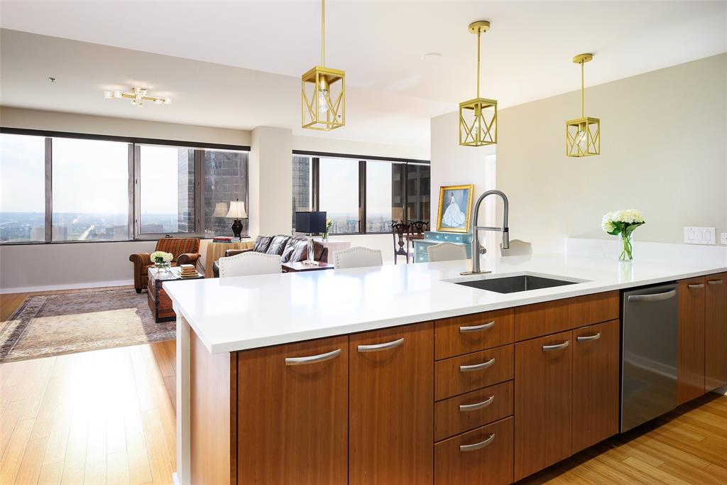 Metropolitan 1200 Main Street - Residential