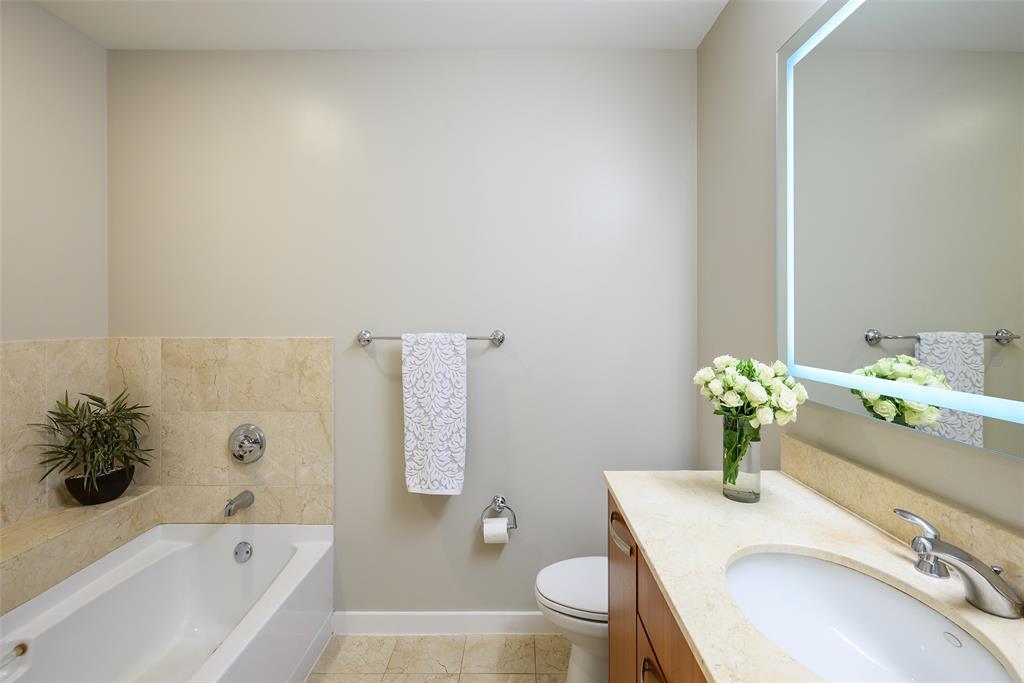 Metropolitan 1200 Main Street - Residential