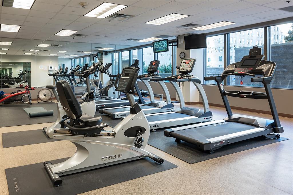 Metropolitan 1200 Main Street - Residential