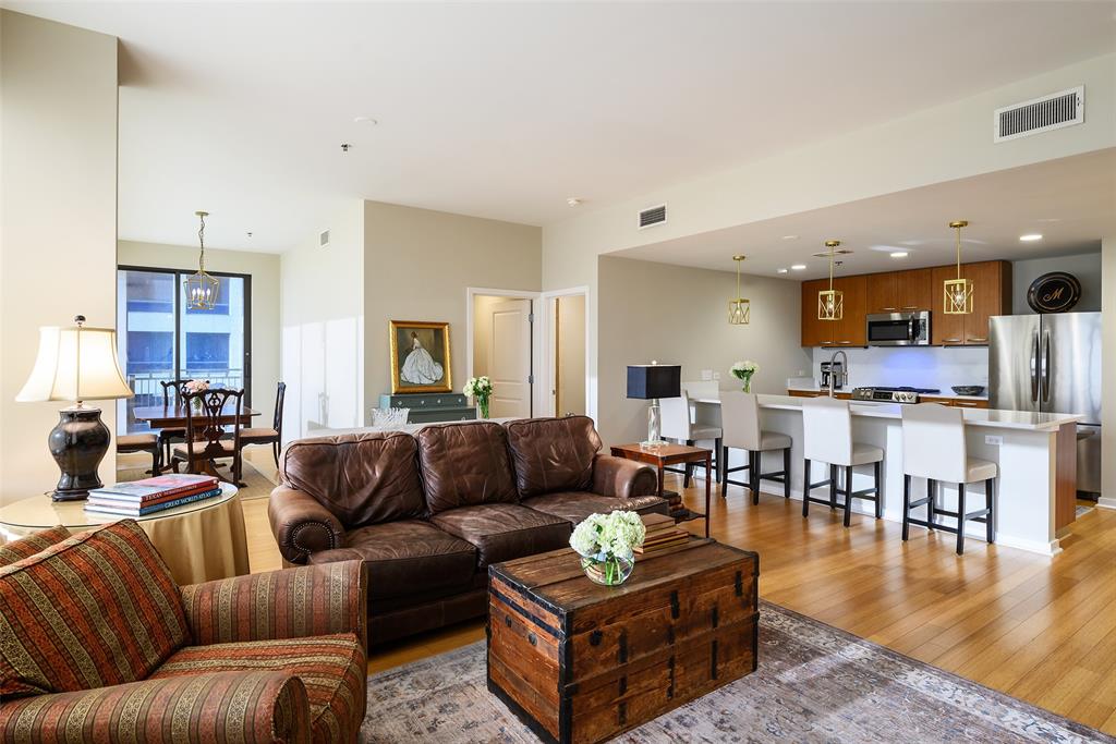 1200 Main Street 2406