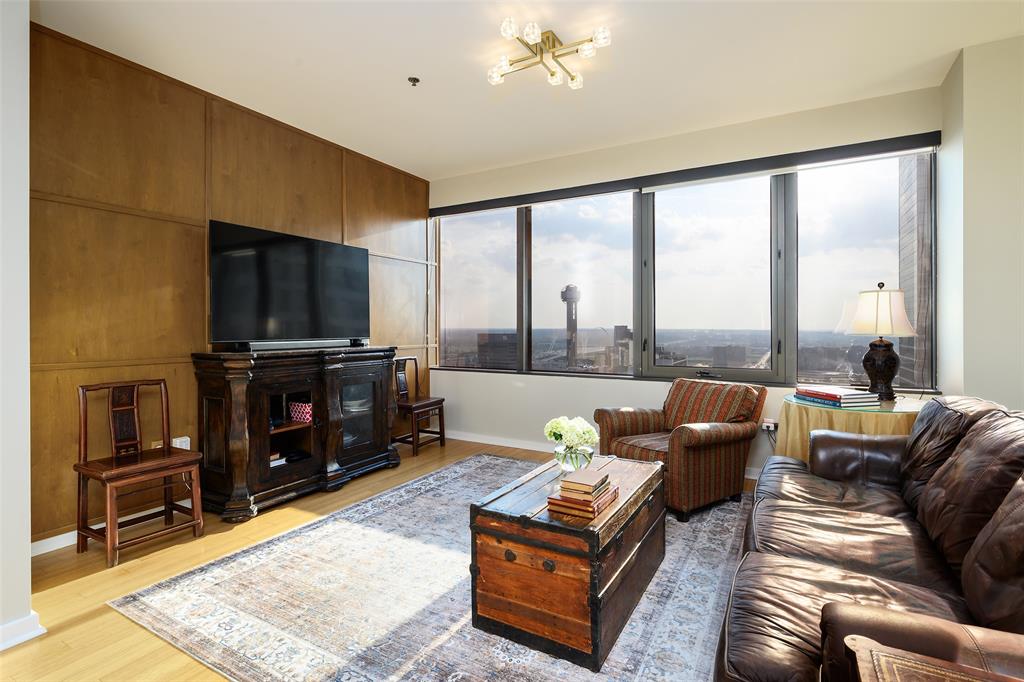 Metropolitan 1200 Main Street - Residential