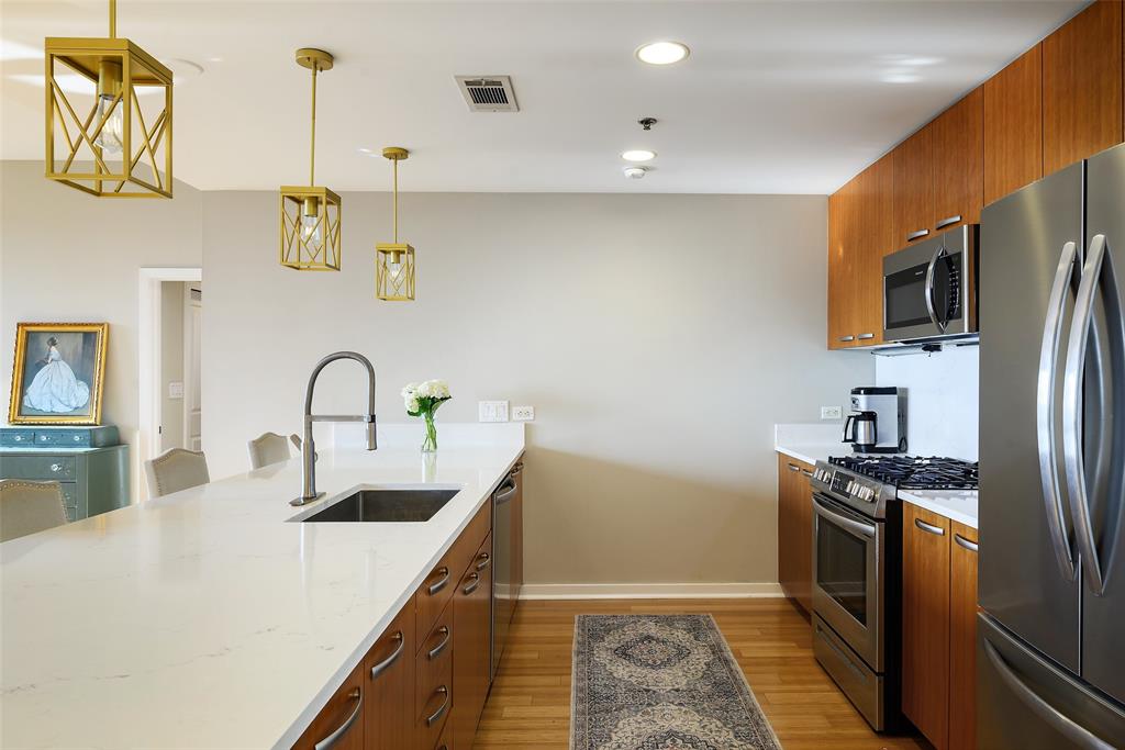 Metropolitan 1200 Main Street - Residential