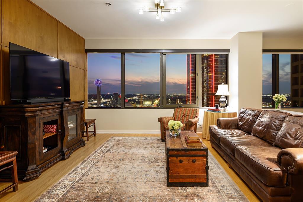 Metropolitan 1200 Main Street - Residential