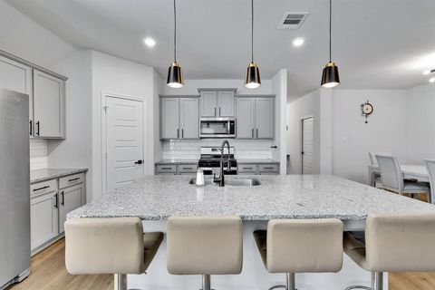 Photo of 9813 Tinsley Street, Aubrey, TX 76227 (MLS # 21270631)