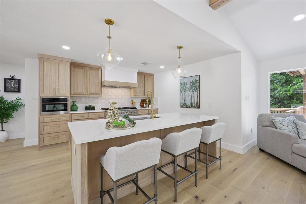 6026 Meadowcreek Drive