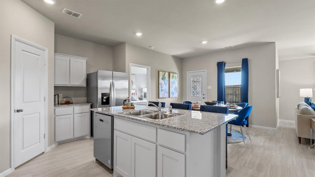 2213 JOHNNY CASH Drive