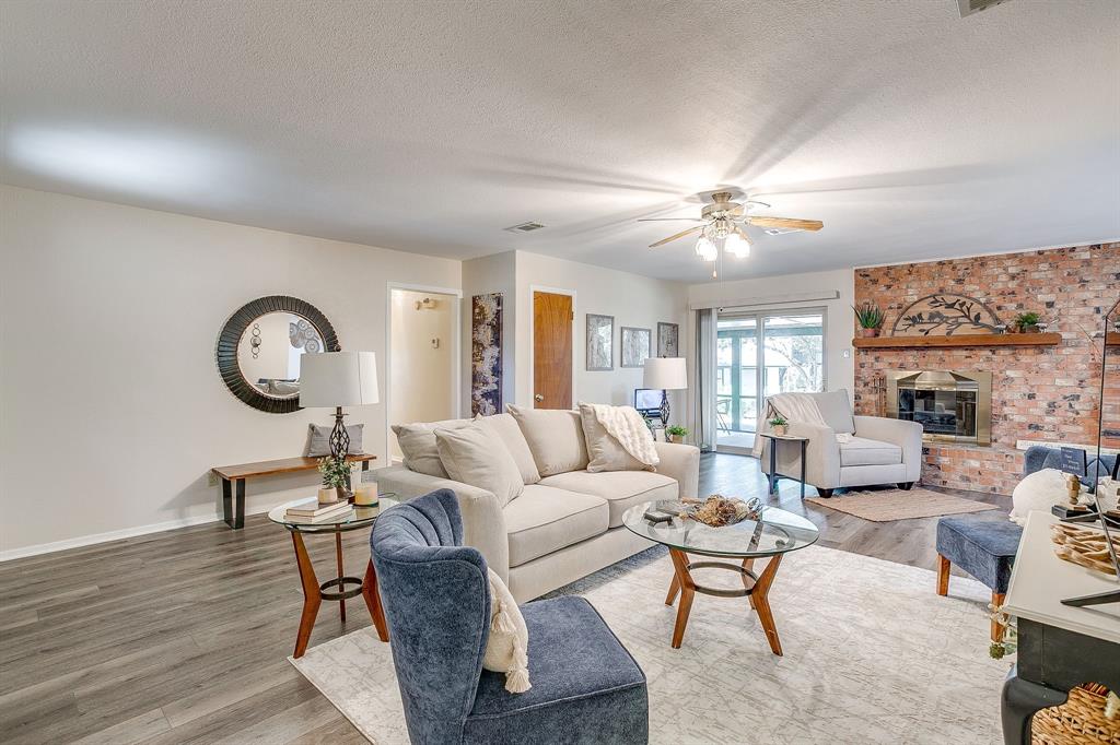 313 De La Cruz Street