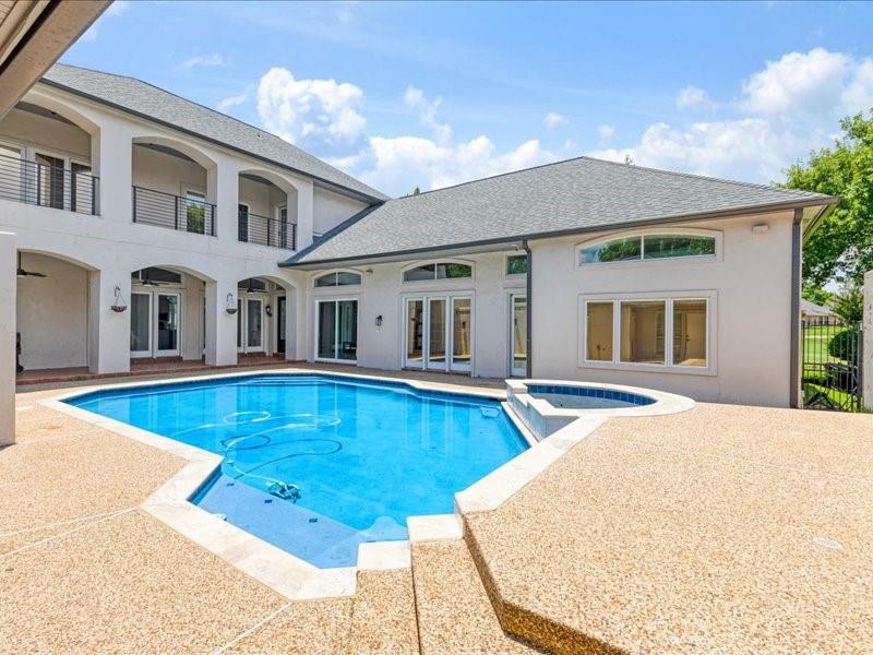 911 Walnut Falls Circle