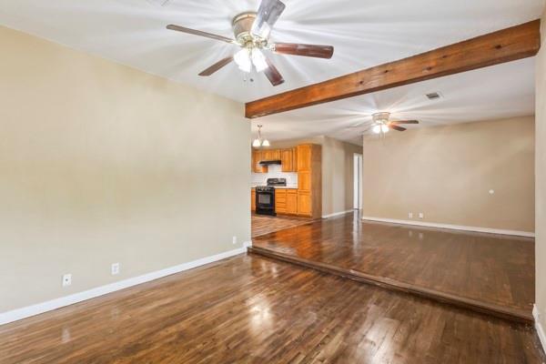 107 S Sheppard Drive