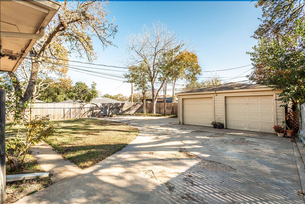 CARUTH TERRACE - Residential Lease