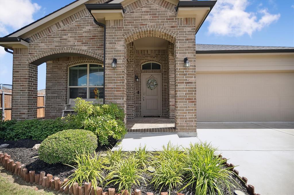 1136 Blooming Prairie Trail