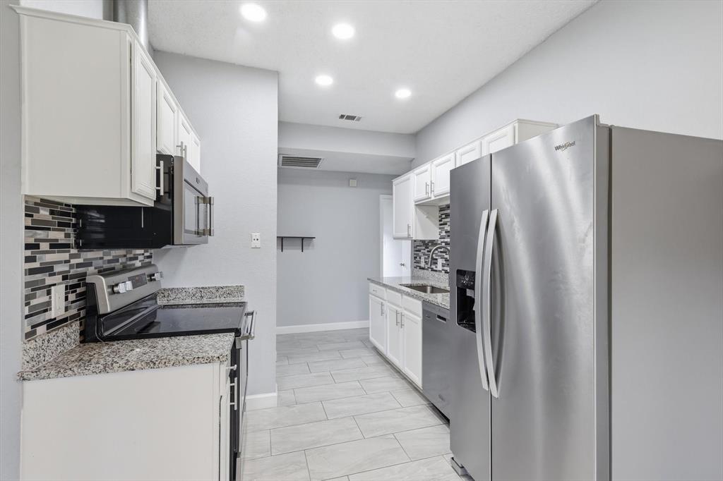 N Beach Village At Summerfields - Residential