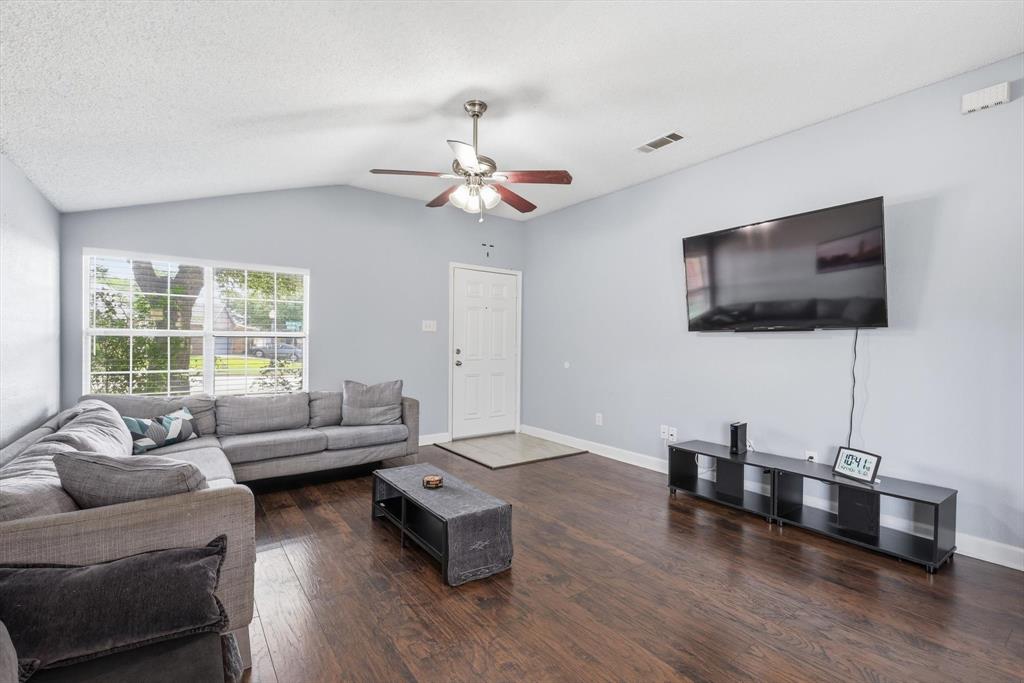 N Beach Village At Summerfields - Residential