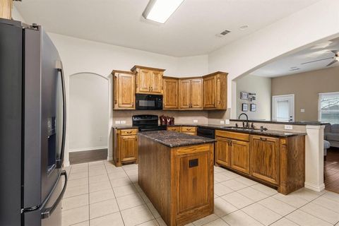 Tiny photo for 6810 Volunteer Drive, Greenville, TX 75402 (MLS # 21200993)