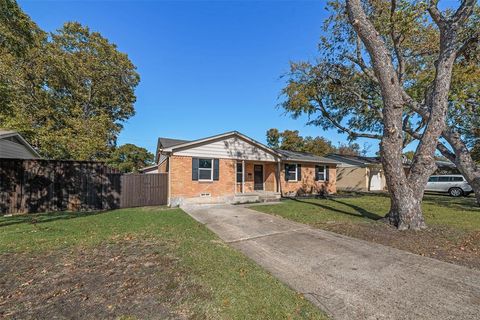 442 Daniel Street Richardson TX 75080