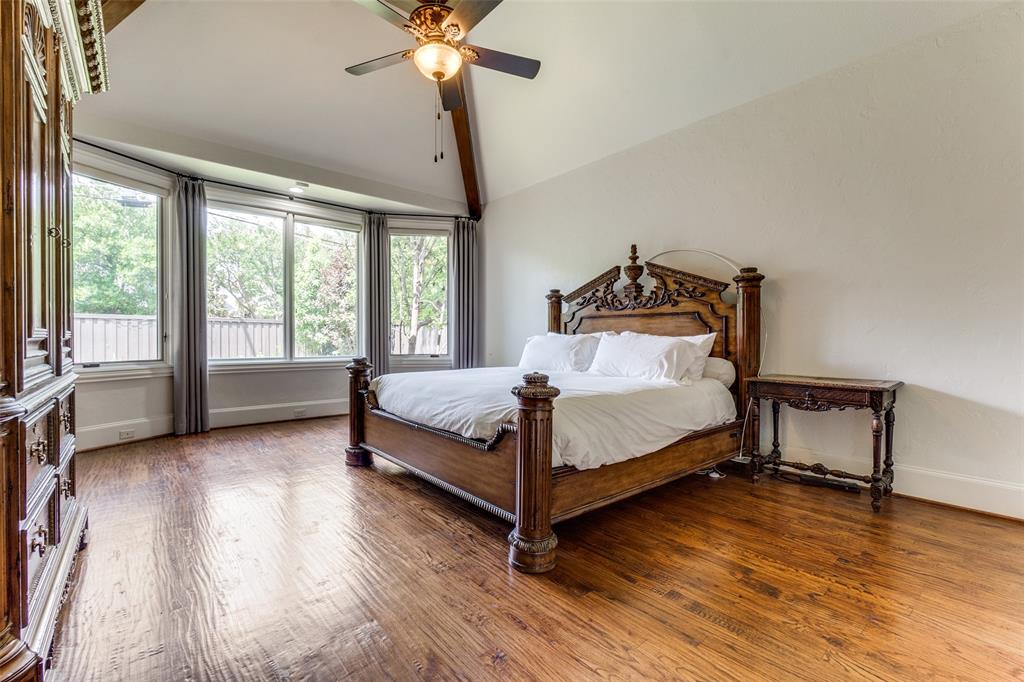 Royal Crest - Residential