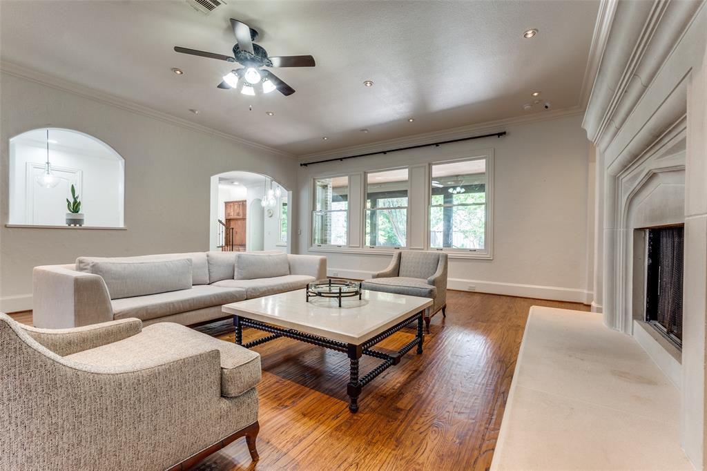 Royal Crest - Residential