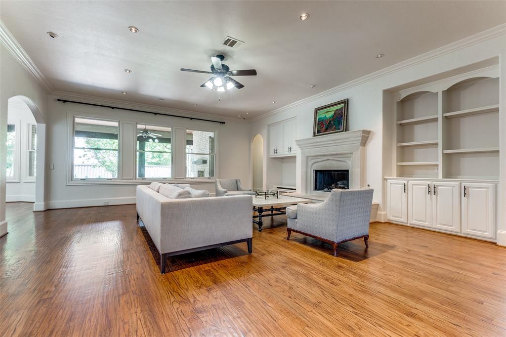 Royal Crest - Residential