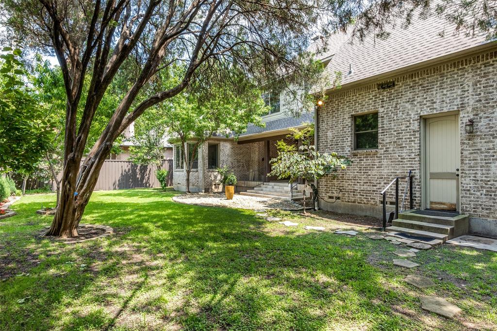 Royal Crest - Residential