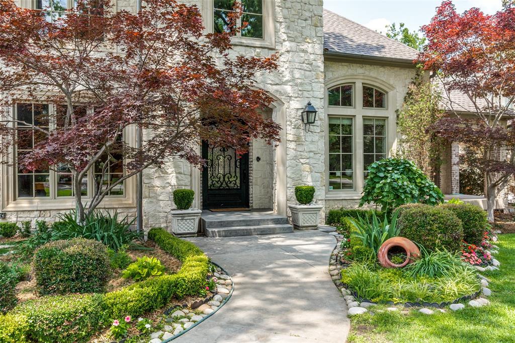 Royal Crest - Residential