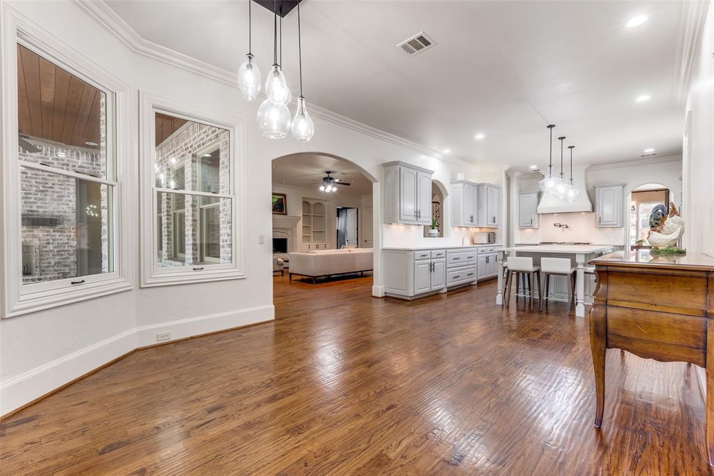 Royal Crest - Residential