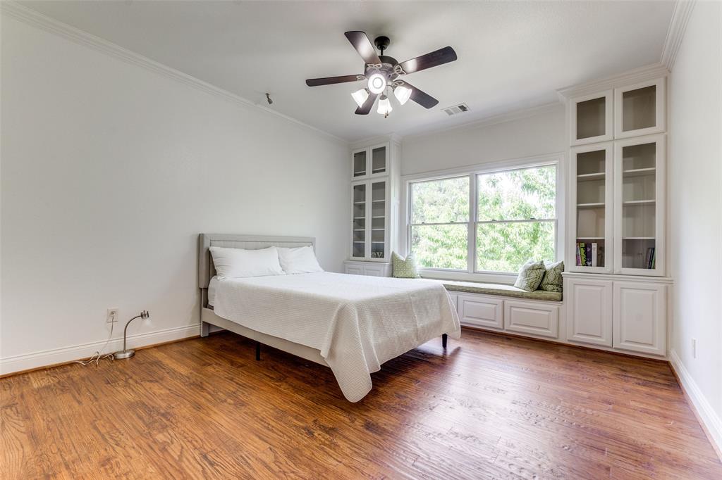 Royal Crest - Residential