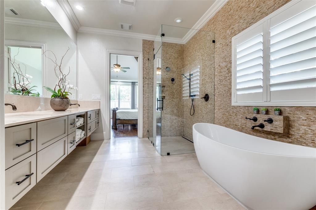 Royal Crest - Residential