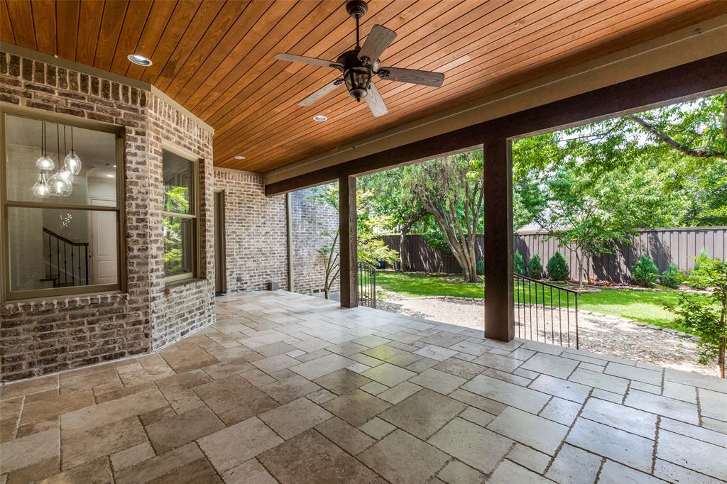 Royal Crest - Residential