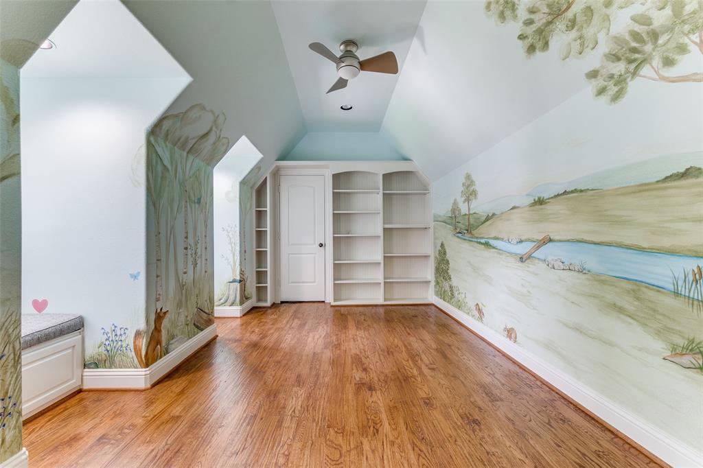 Royal Crest - Residential