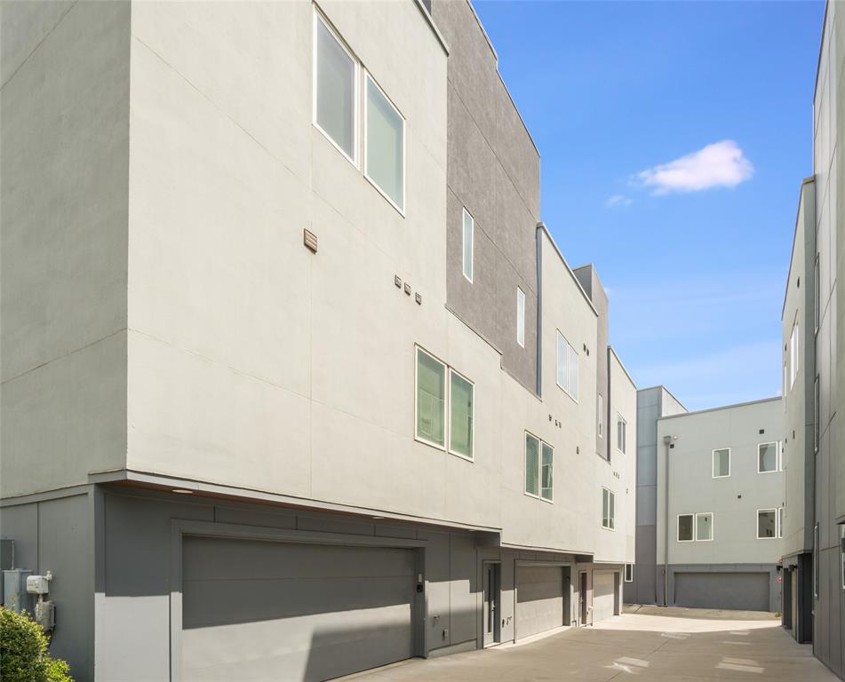 Akard-Gano Twnhms Add - Residential Lease