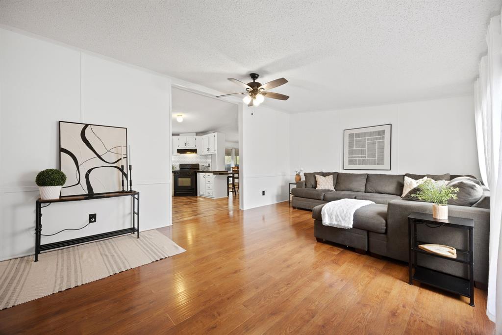 11200 Ridgewood Drive