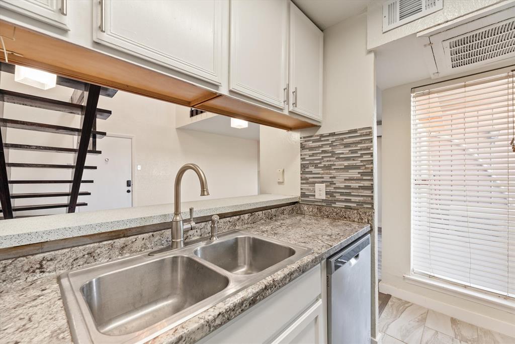 Plaza CONDOMINIUMS - Residential Lease