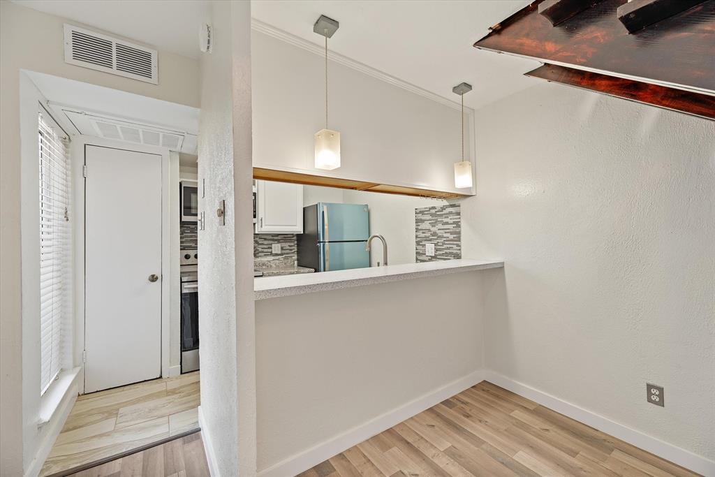 Plaza CONDOMINIUMS - Residential Lease