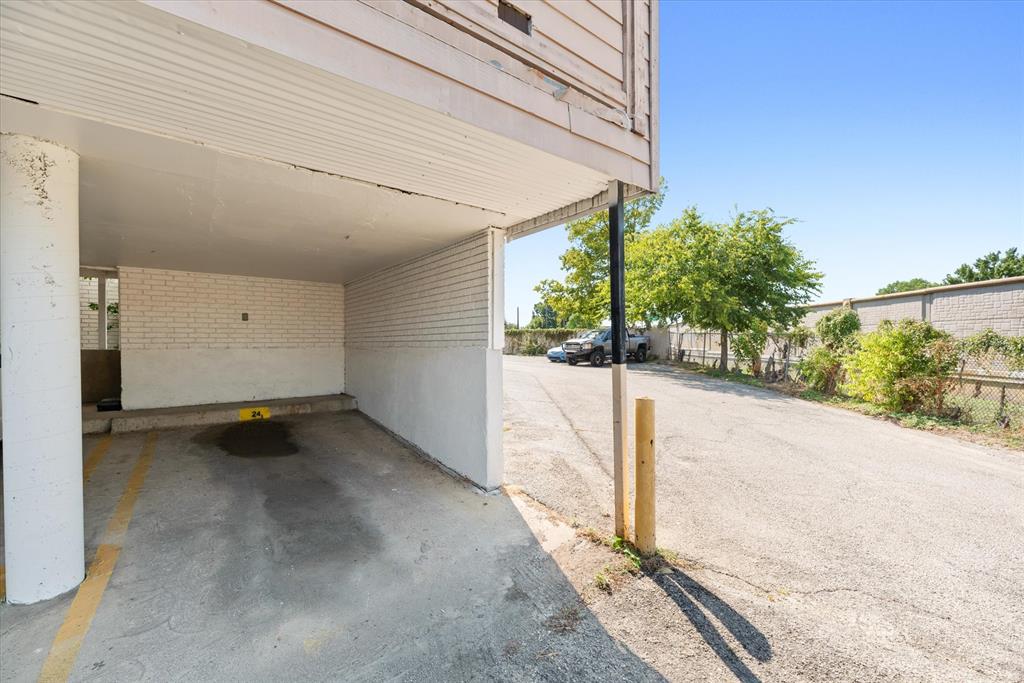 Plaza CONDOMINIUMS - Residential Lease