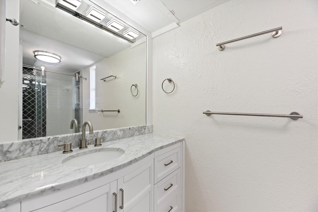 Plaza CONDOMINIUMS - Residential Lease