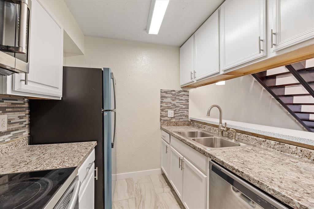 Plaza CONDOMINIUMS - Residential Lease