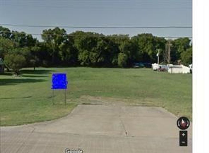 Land for lease.   Zoned Business General (BG)

Will Build to suite for Restaurants, Banks, Automotive, Retail

landlord willing to discuss all possibilities