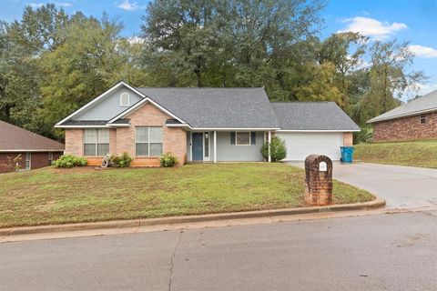 A home in Daingerfield