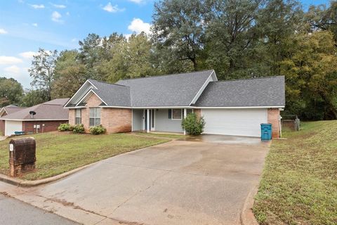 A home in Daingerfield