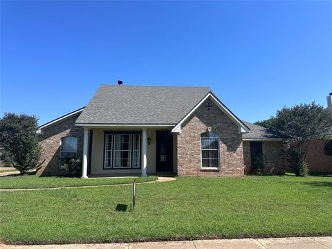 Photo of 1425 Magnolia Rdg. Rdg, Bossier City, LA 71112 (MLS # 21258631)