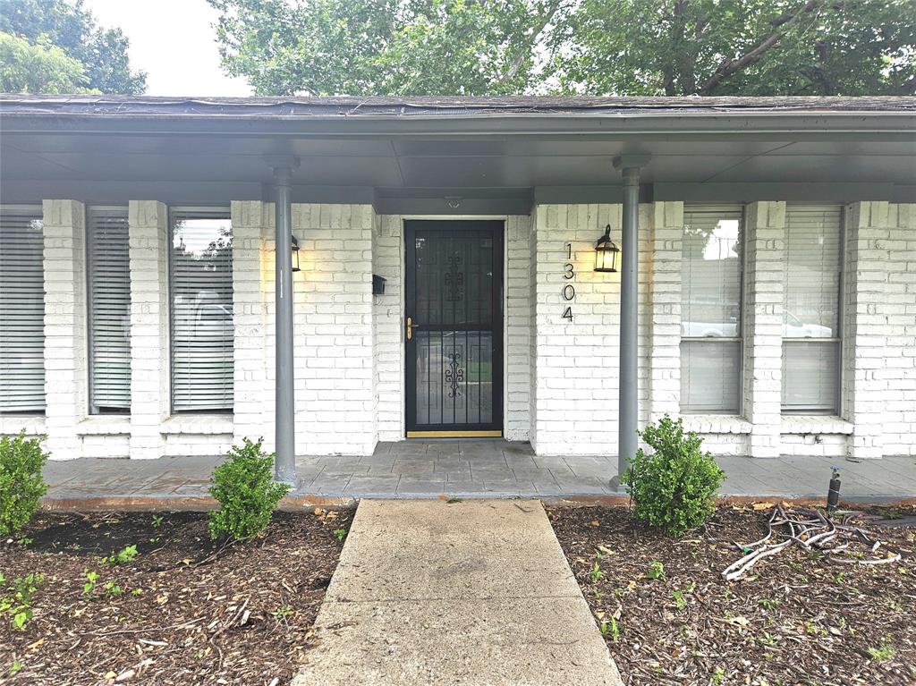 1304 Oakhill Drive