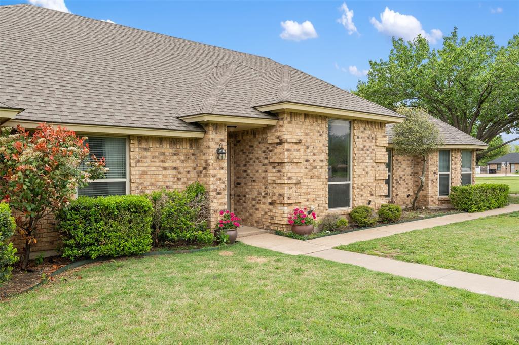 1000 Crystal Lane