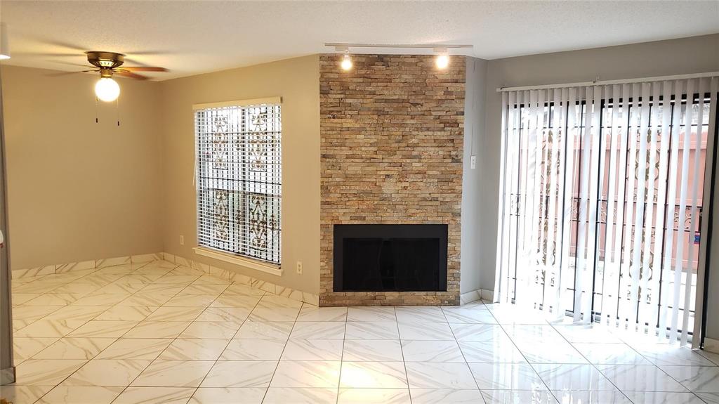 Springtree Crossing Condos - Residential