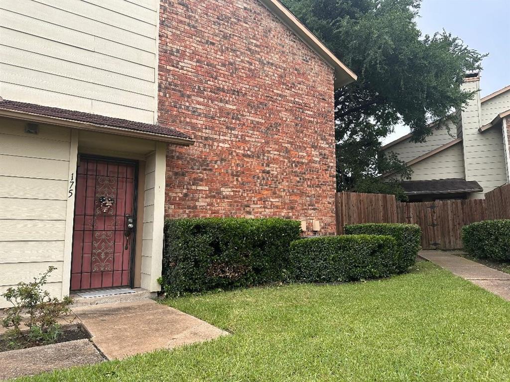 Springtree Crossing Condos - Residential