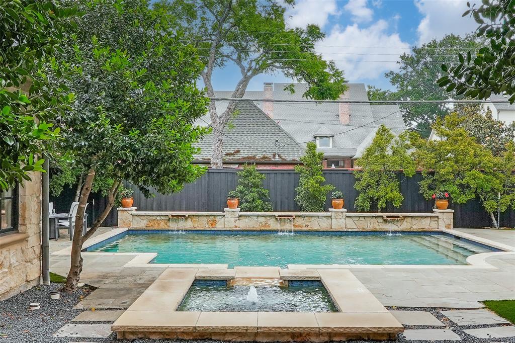 Jackson Heights 01 - Residential